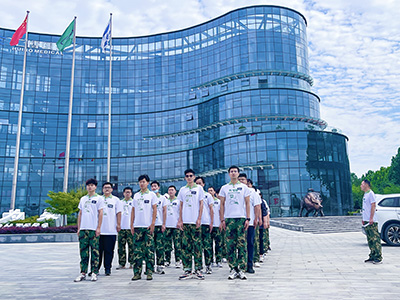 人生就是博-尊龙凯时医疗商学院新员工训练营第一期第1天